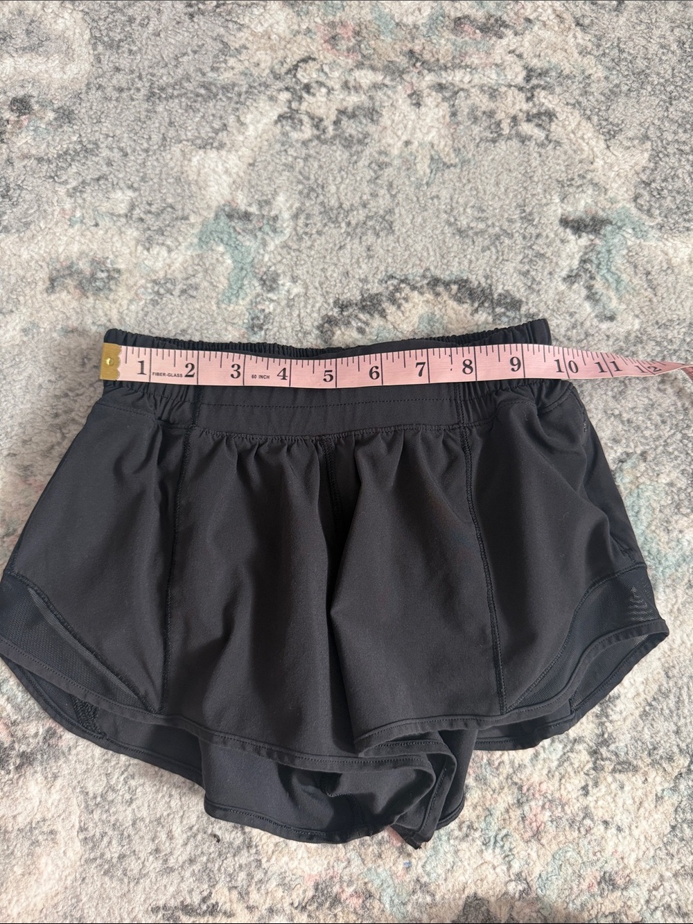 Lululemon Hotty Hot Short II *2.5" - Picture 8 of 10